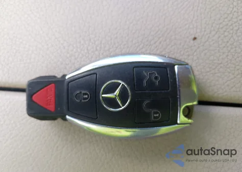 2016 Mercedes-Benz Glc 300 z USA, uszkodzony, nr VIN WDC0G4JB0GF071428